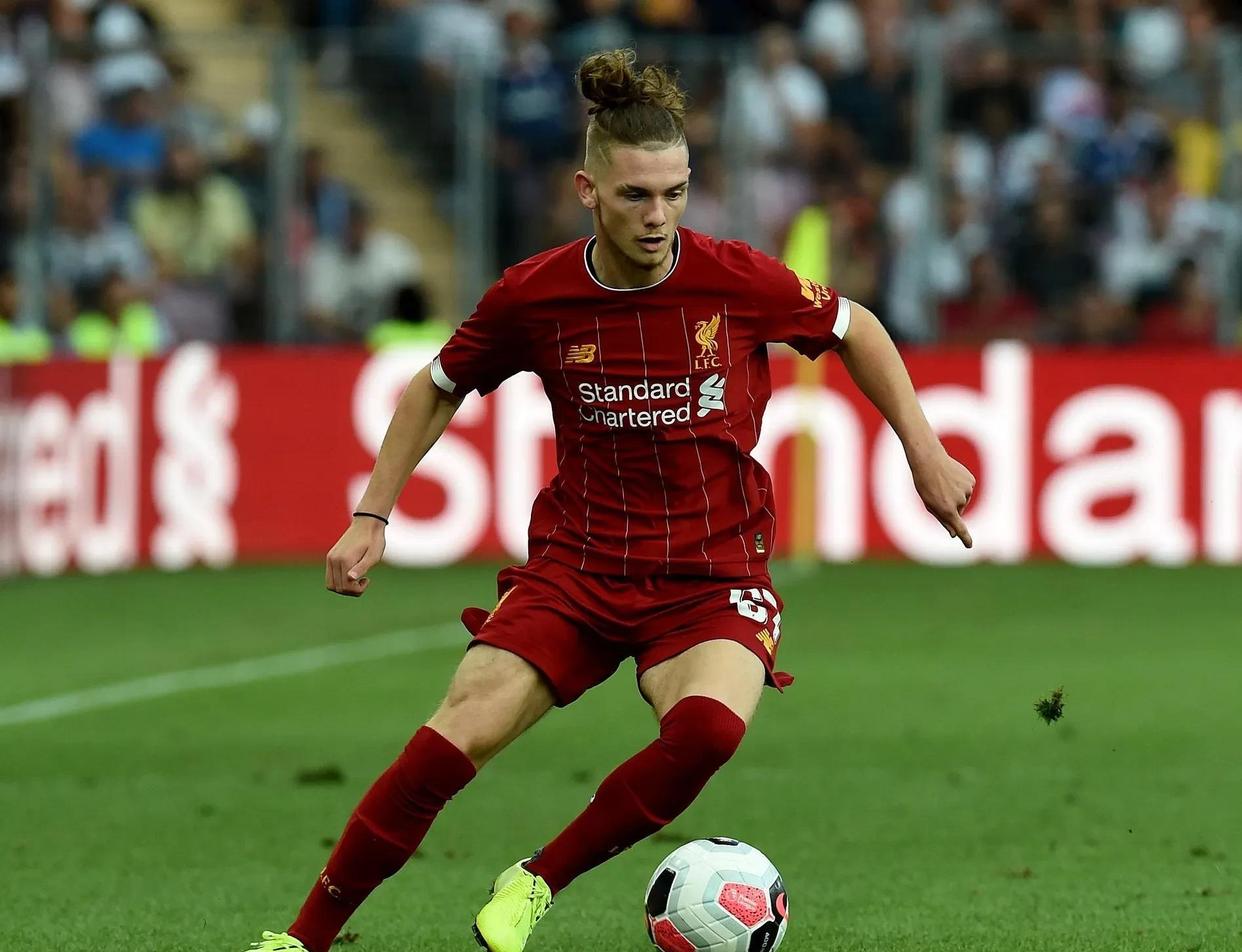 转折点！利物浦再遭质疑，亚冠今夜攻防权衡，赛场秩序良好，轮换策略成焦点的简单介绍